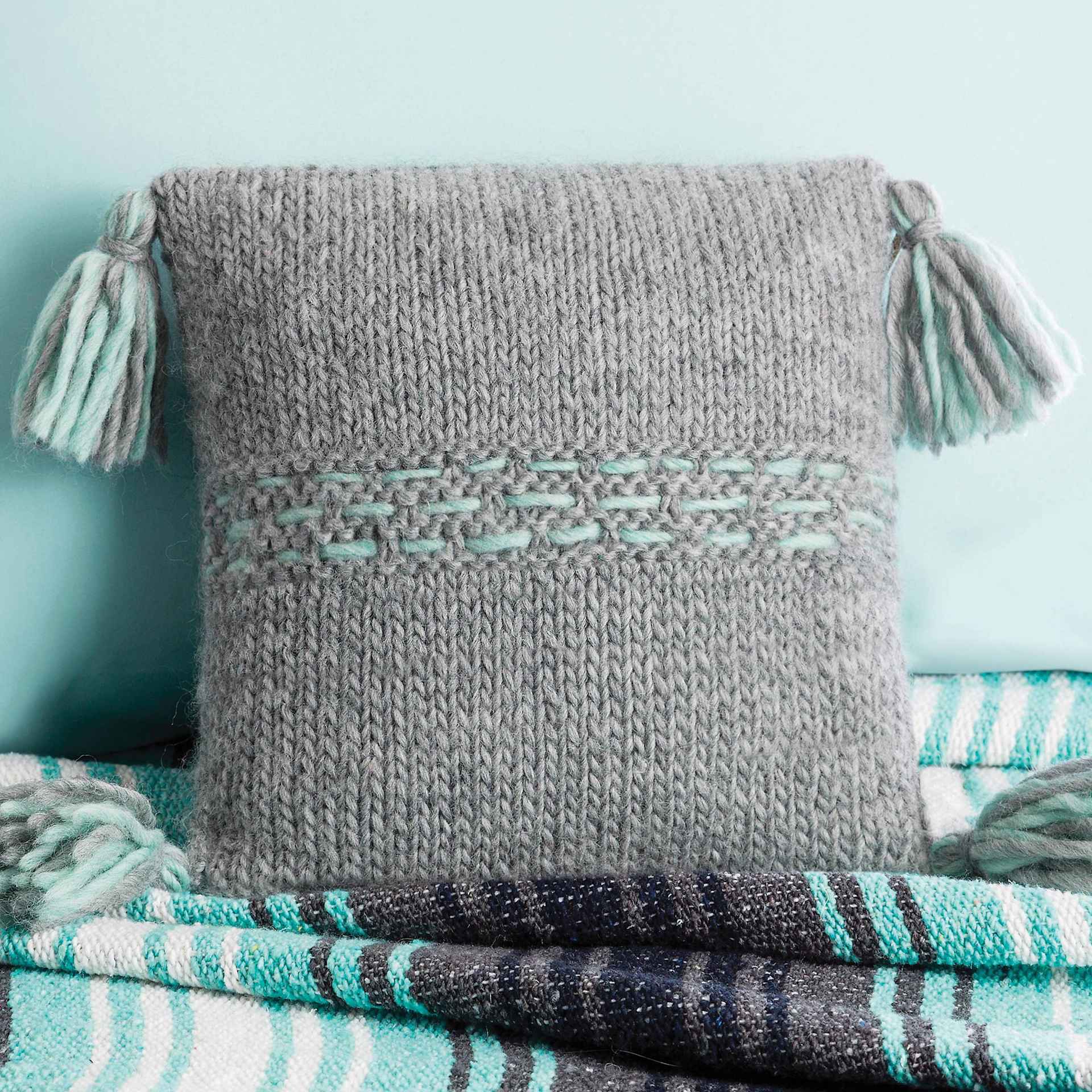 Boye I Taught Myself to Knit Kit - finished pillow case example