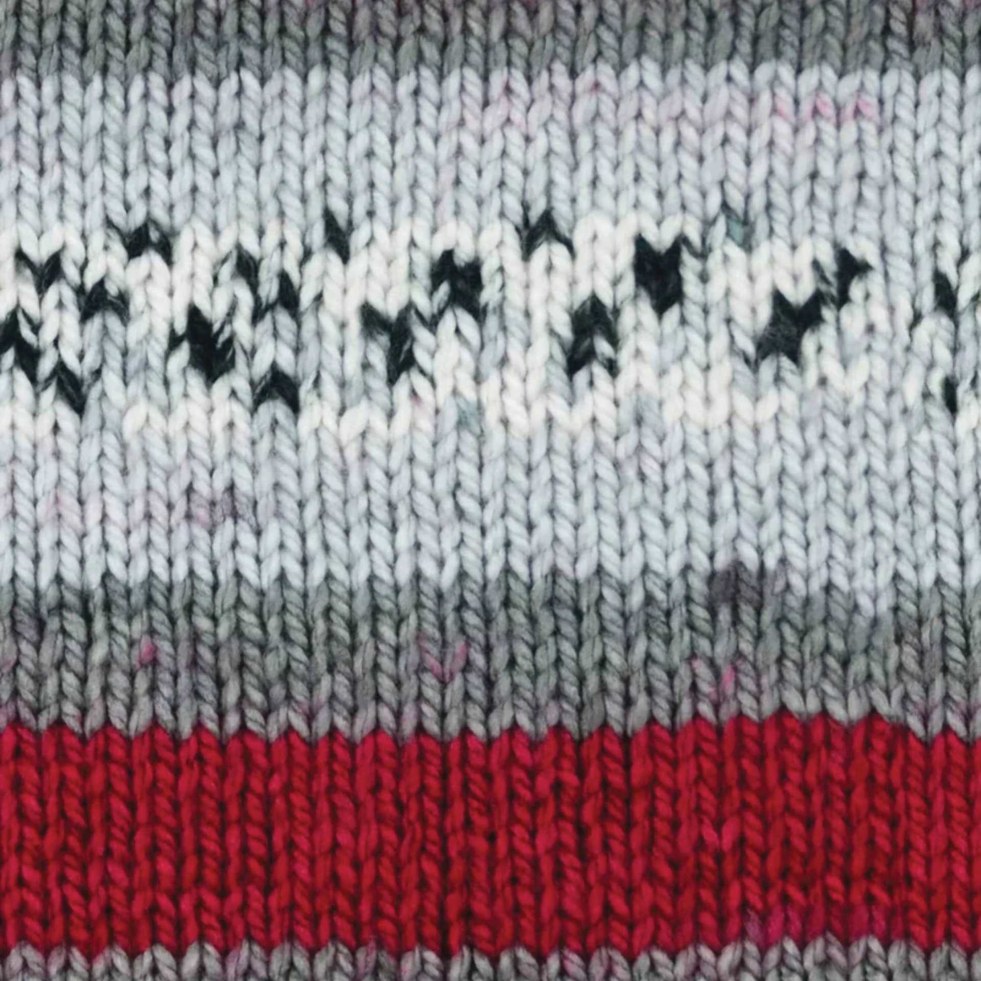 Premier Yarn Bloom Chunky Yarn - Poppy, knitted sample