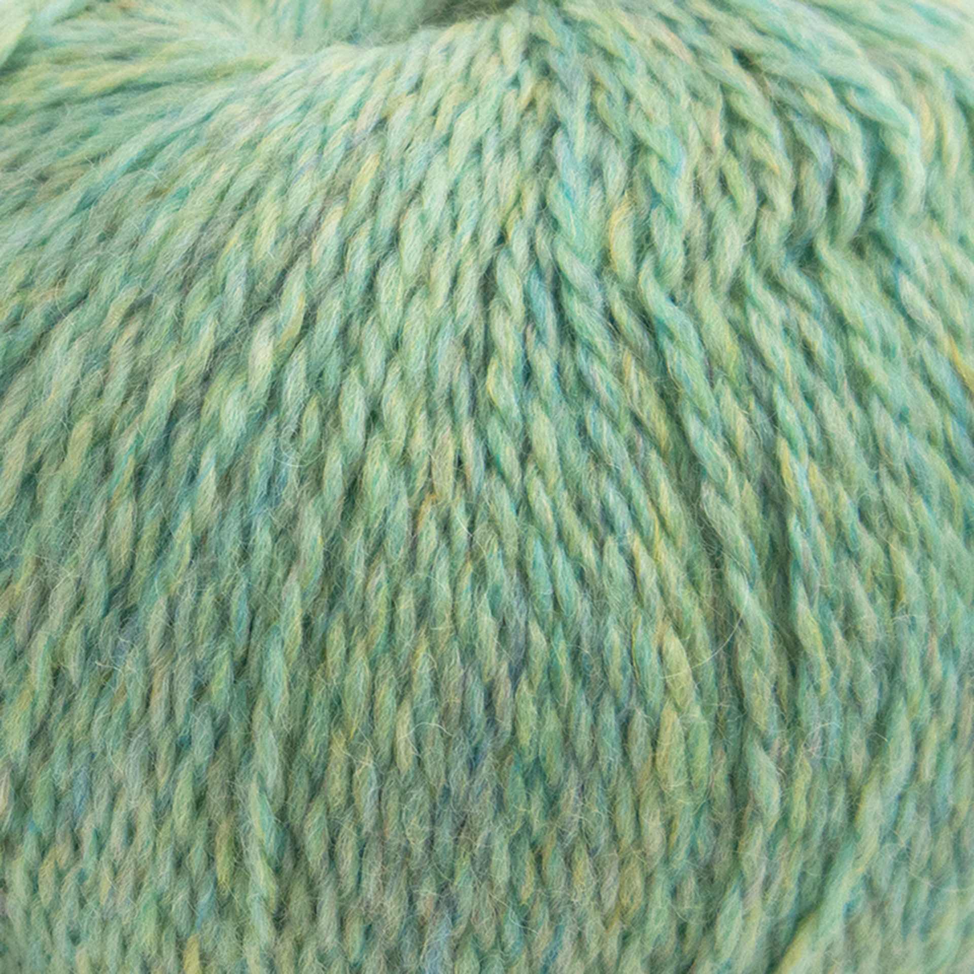 HiKoo Highland Lux Yarn - Seafoam close up to show texture