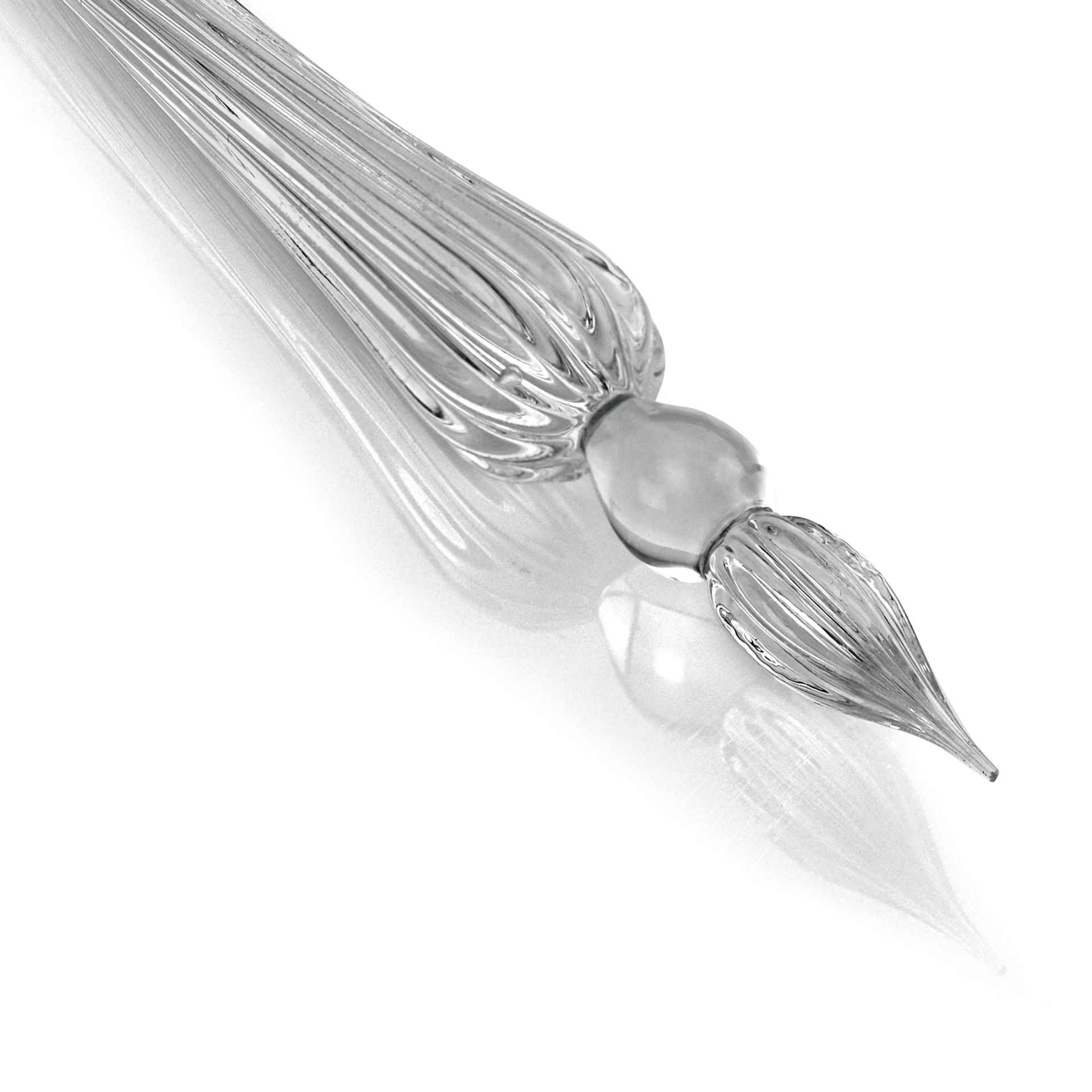 Herbin Round Glass Dip Pen - Transparent close-up of nib