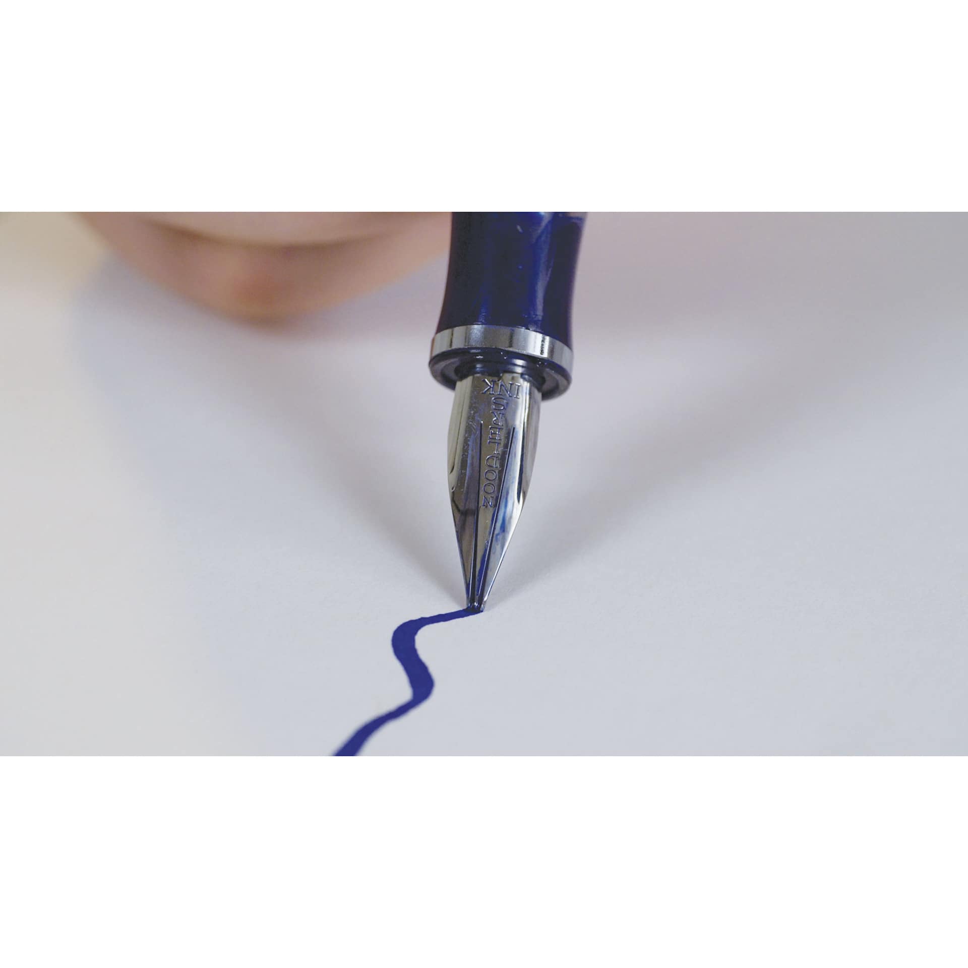 Noodler's Triple Tail Flex Fountain Pen, a stroke made with ink