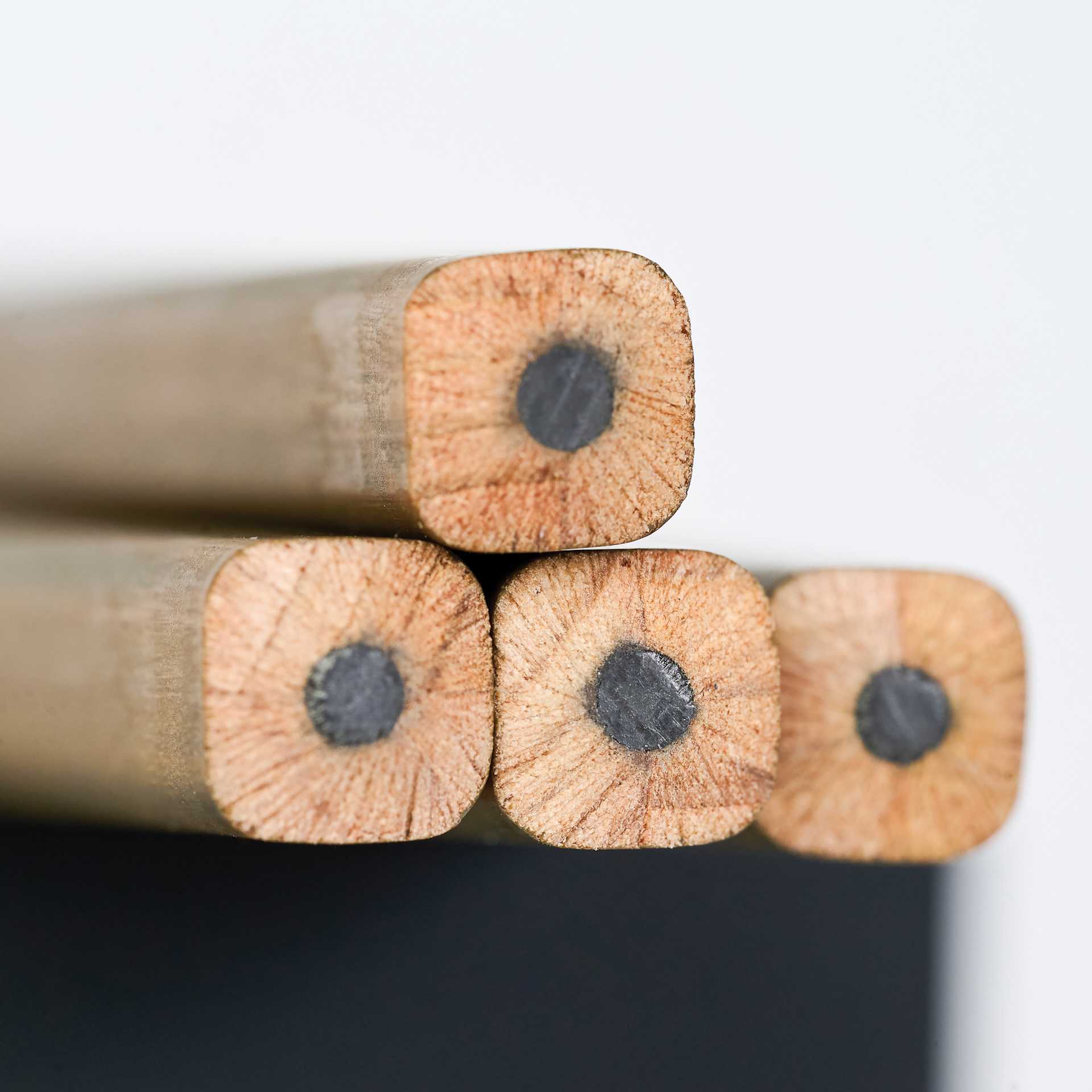 Blackwing Volume 21 Pencils - Set of 12, view of cores