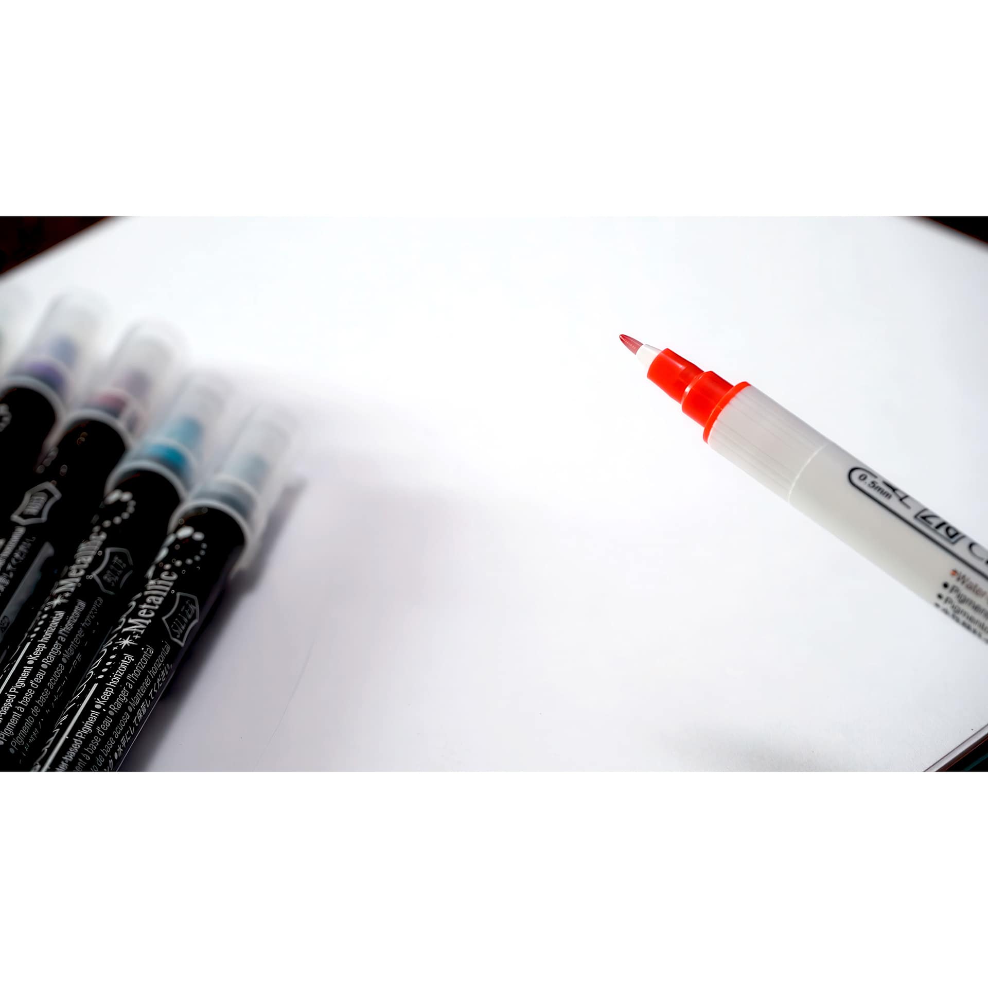 Zig Clean Color Dot Dual Tip Markers, with and without caps