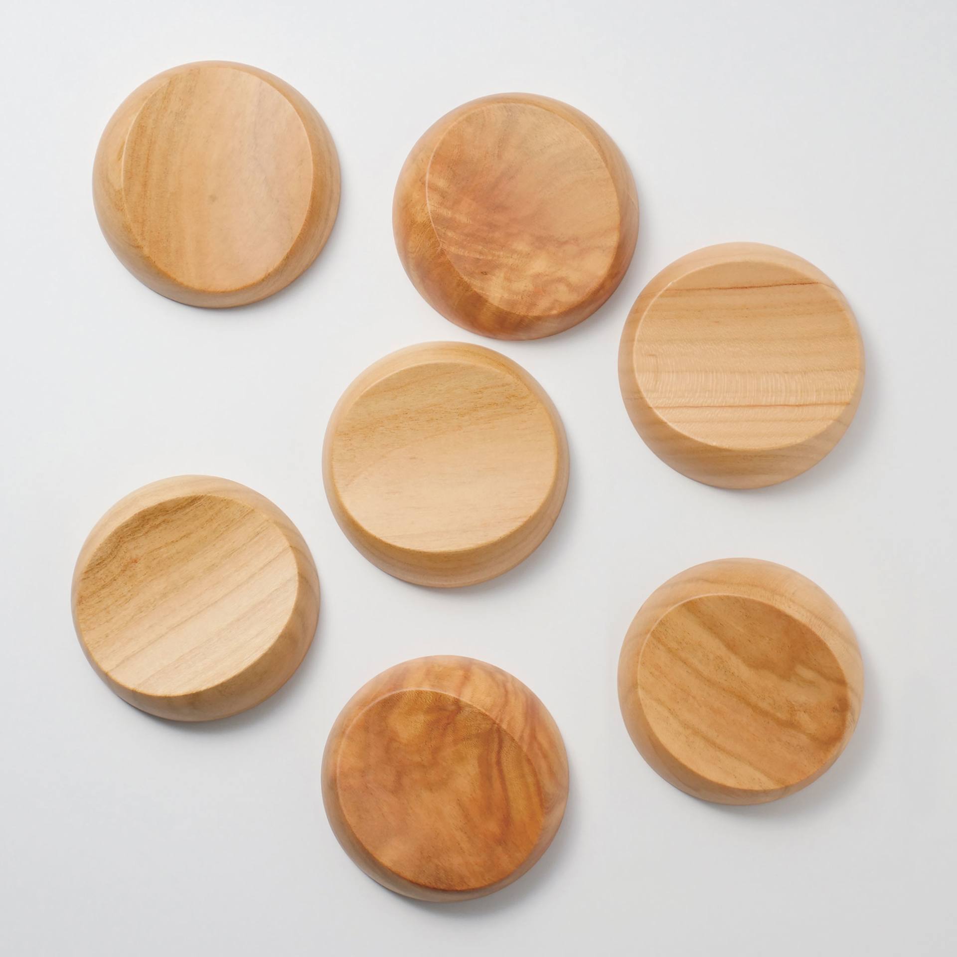 Kakimori Sakura Wood Pen Rest - Japanese Cherry, variations of the wood pattern