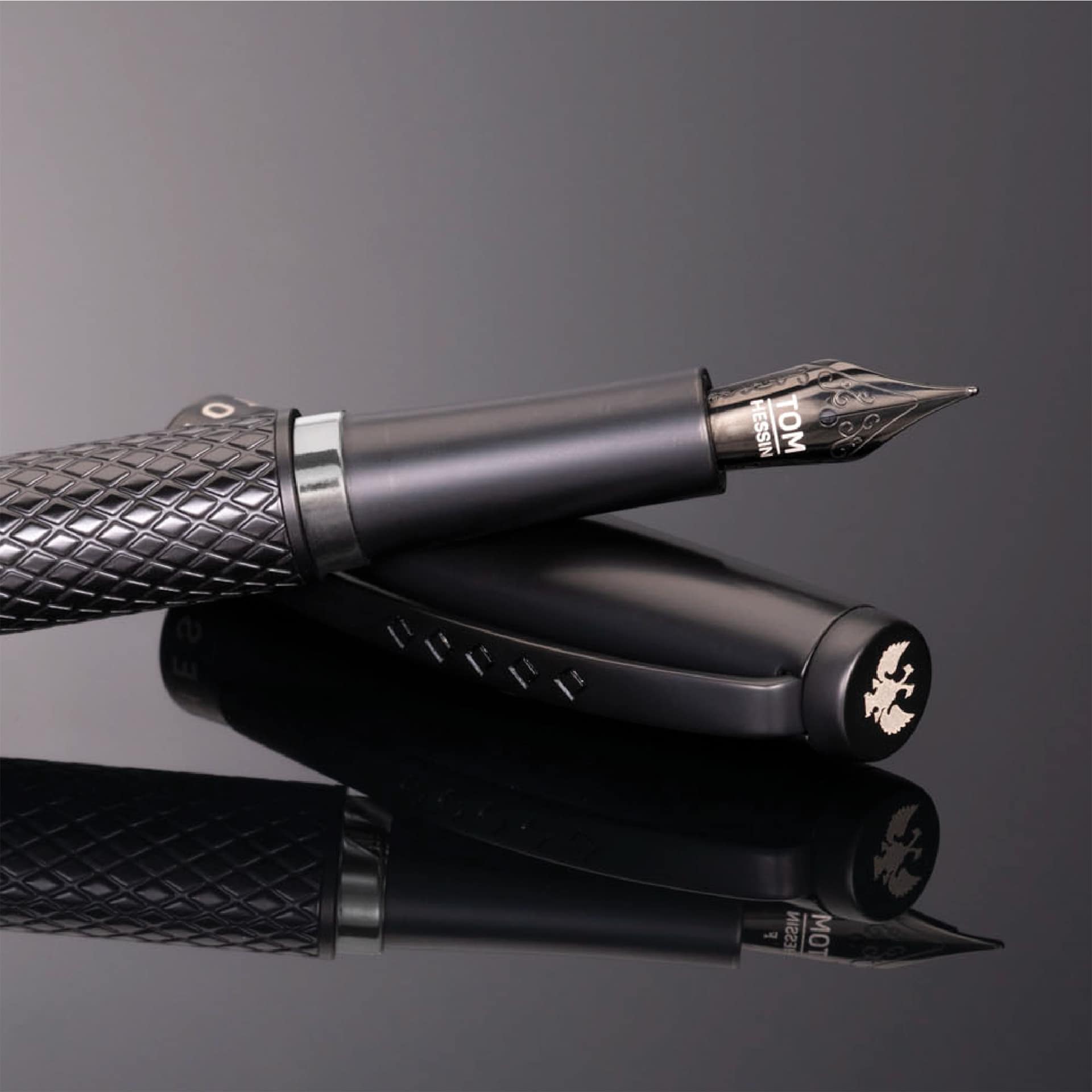 Tom Hessin Magnetic Series Fountain Pen - Carbon, Extra Fine, close up