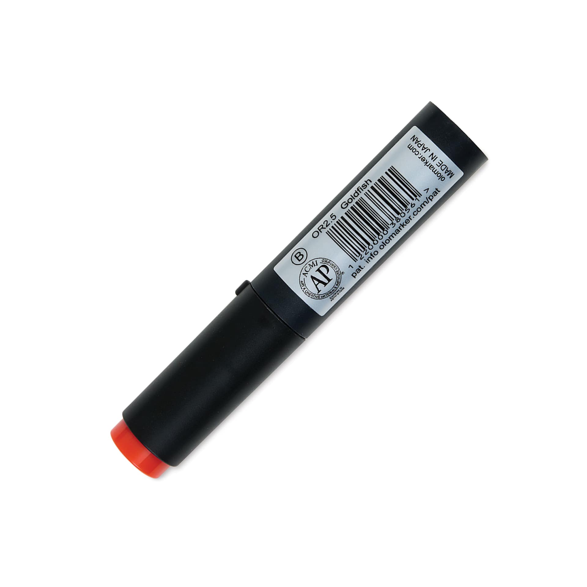 Olo Brush-Tip Half Marker - OR2.5 Goldfish back with cap on