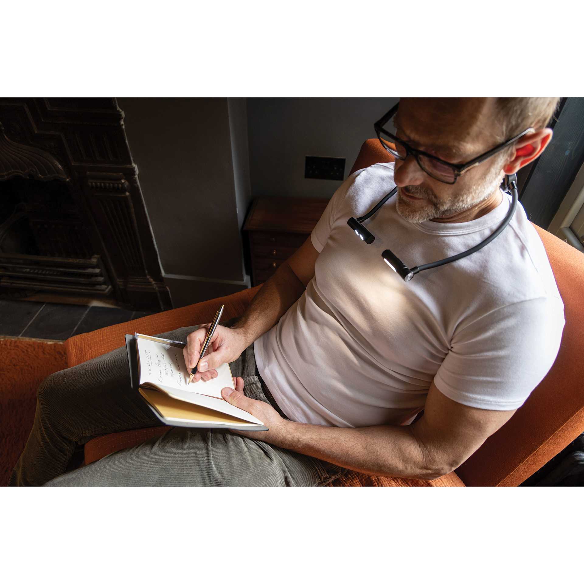 Daylight DuoNeck Go Lamp in use while writing