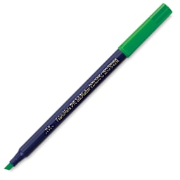 Yasutomo FabricMate Dye Ink Marker - Green, Chisel Tip, Marker with cap off