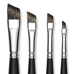 Raphaël Kevrin Plus Brushes - Closeup of tips of various size Angular Brushes
