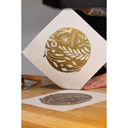 Pebeo Lino Ink - Gold, 80 ml Tube applied to paper in floral design