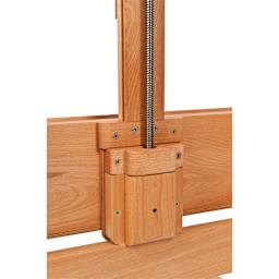 Mabef Master Studio Easel M-04, close-up of threaded rod