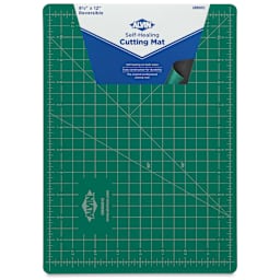 Alvin Cutting Mat - 8 1/2" x 12", Green/Black - front of packaging