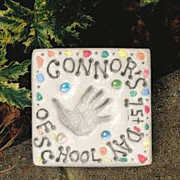 Milestones Kids’ Stepping Stone Kit (Sample completed stepping stone)