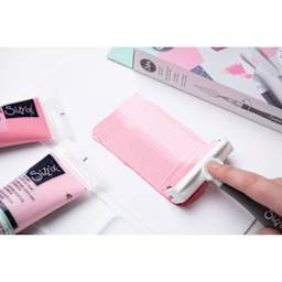 Sizzix Making Tool Effectz Set, rolling paint on paper tag