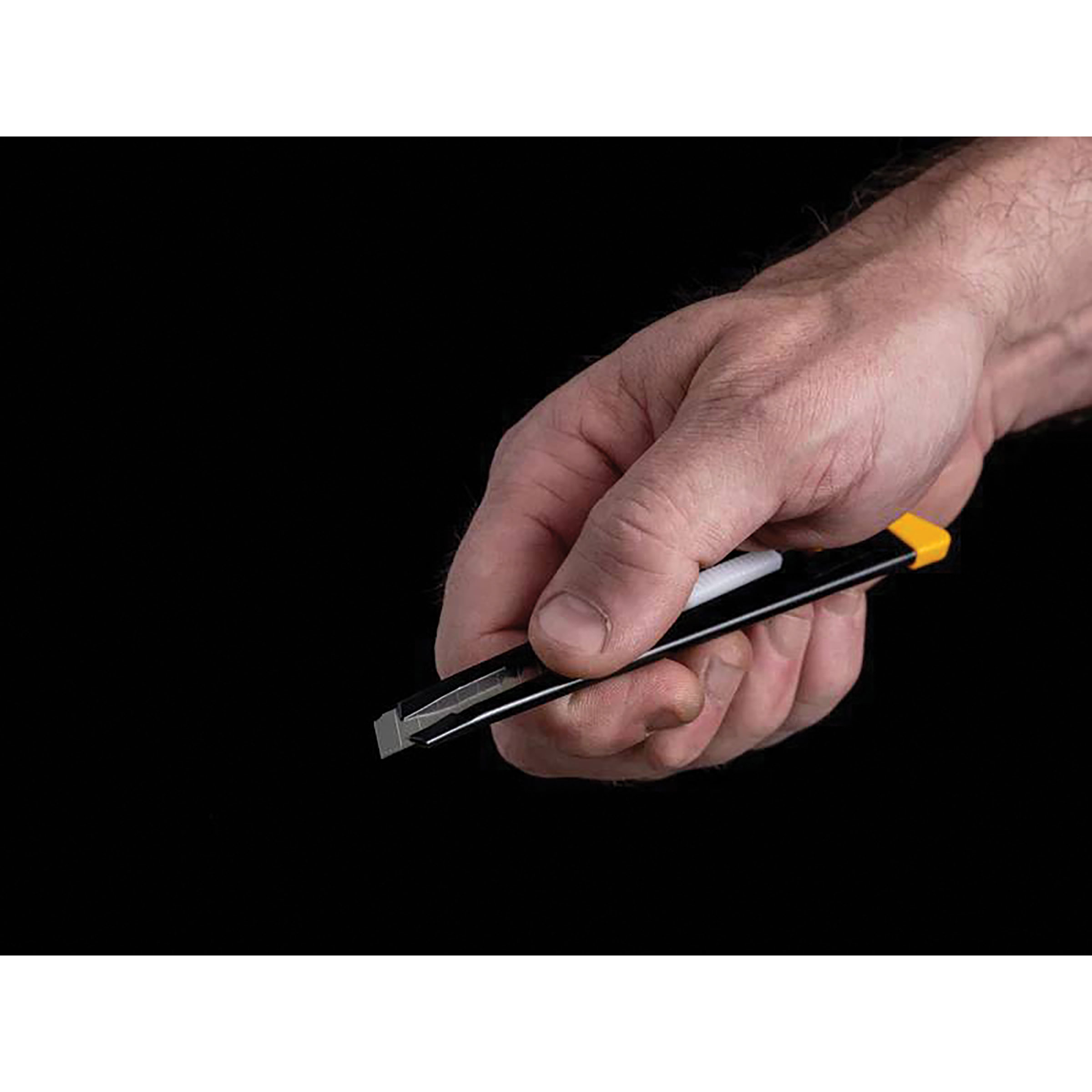 Cutter Professionale Olfa 180-BLACK In Metallo Con Lama 9mm, Impugnatura Verniciata